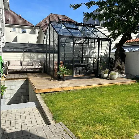 A Place To Stavanger, 7 Stavanger